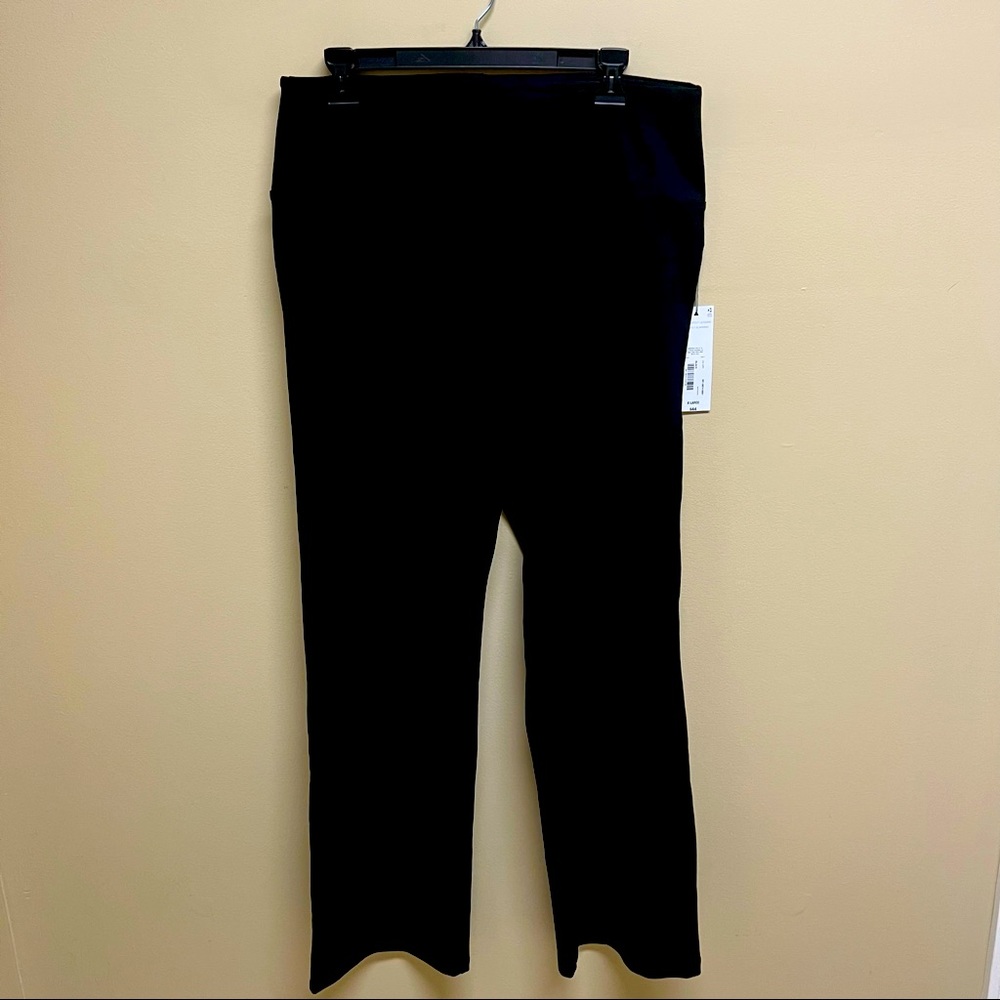 Liz Claiborne Lori Bootcut Legging. NWT